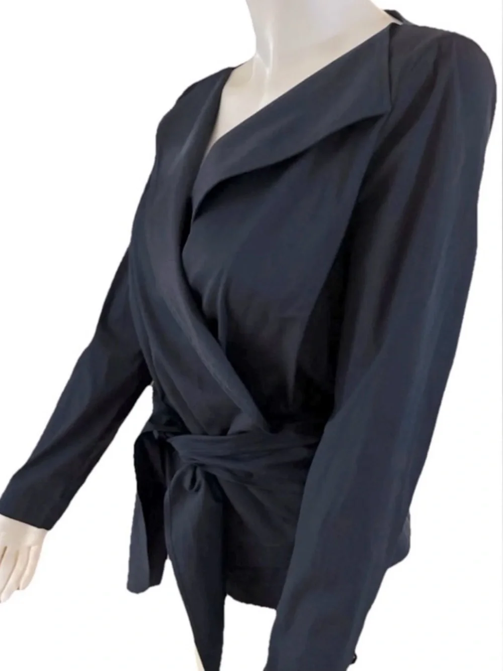 Escada women's long sleeve wrap
Blouse - Picture 4 of 9